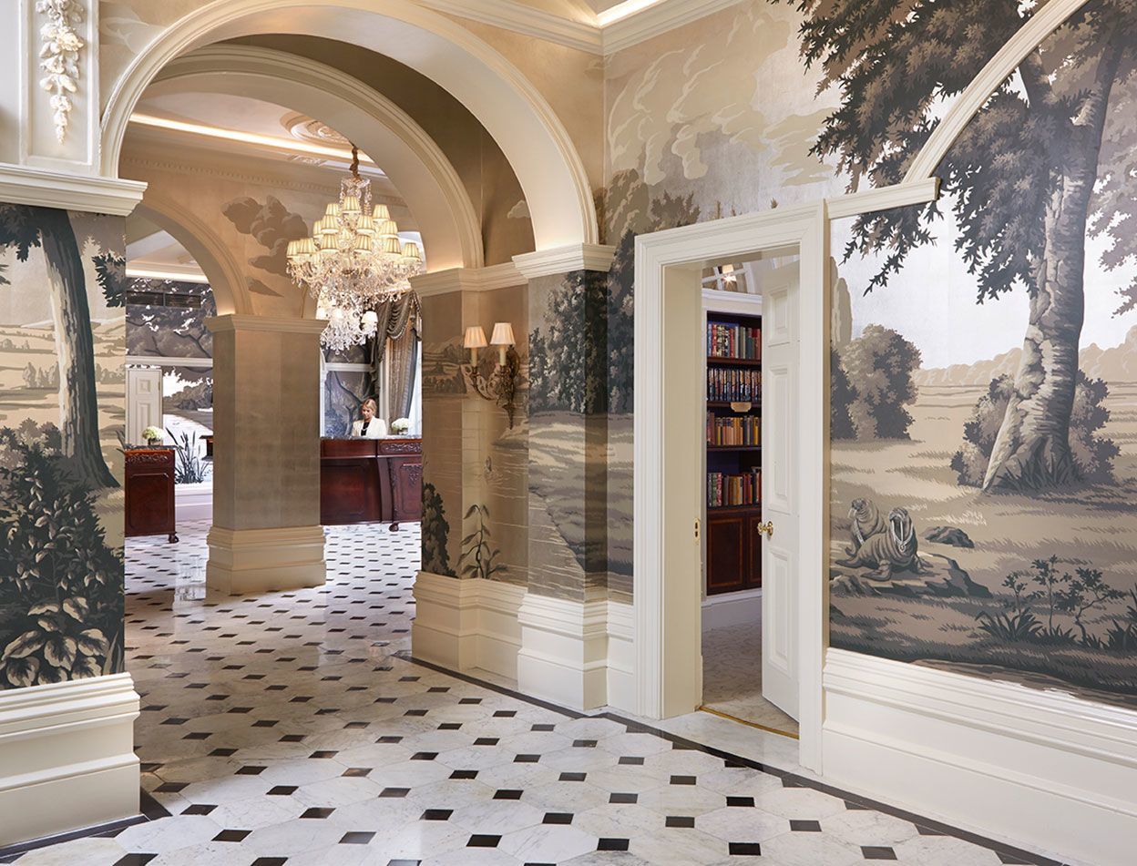 fromental-the-goring-hotel-view-to-front-desk